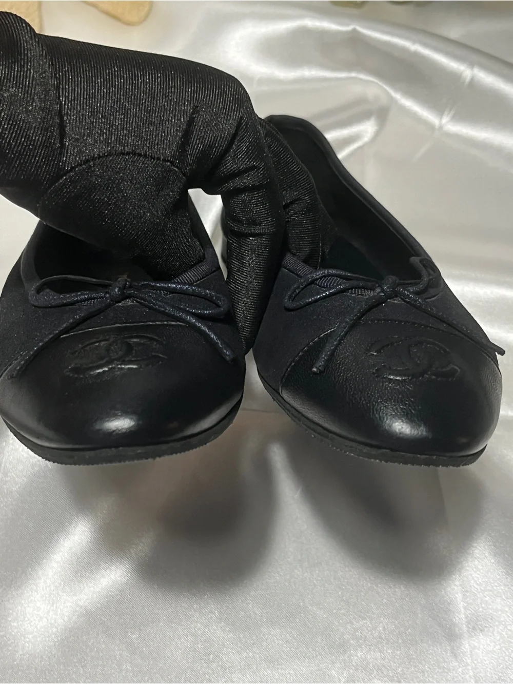 CHANEL Black Cap-Toe navy suede Ballet Flats with CC Logo